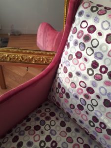 Chauffeuse Vintage Pois Parme Violet Omega Casal Velours