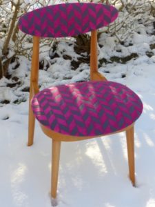 chaise nordique neige graphisme rose fuschia granit