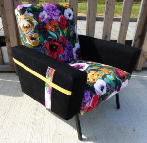 Fauteuil 60's fleur noir chic